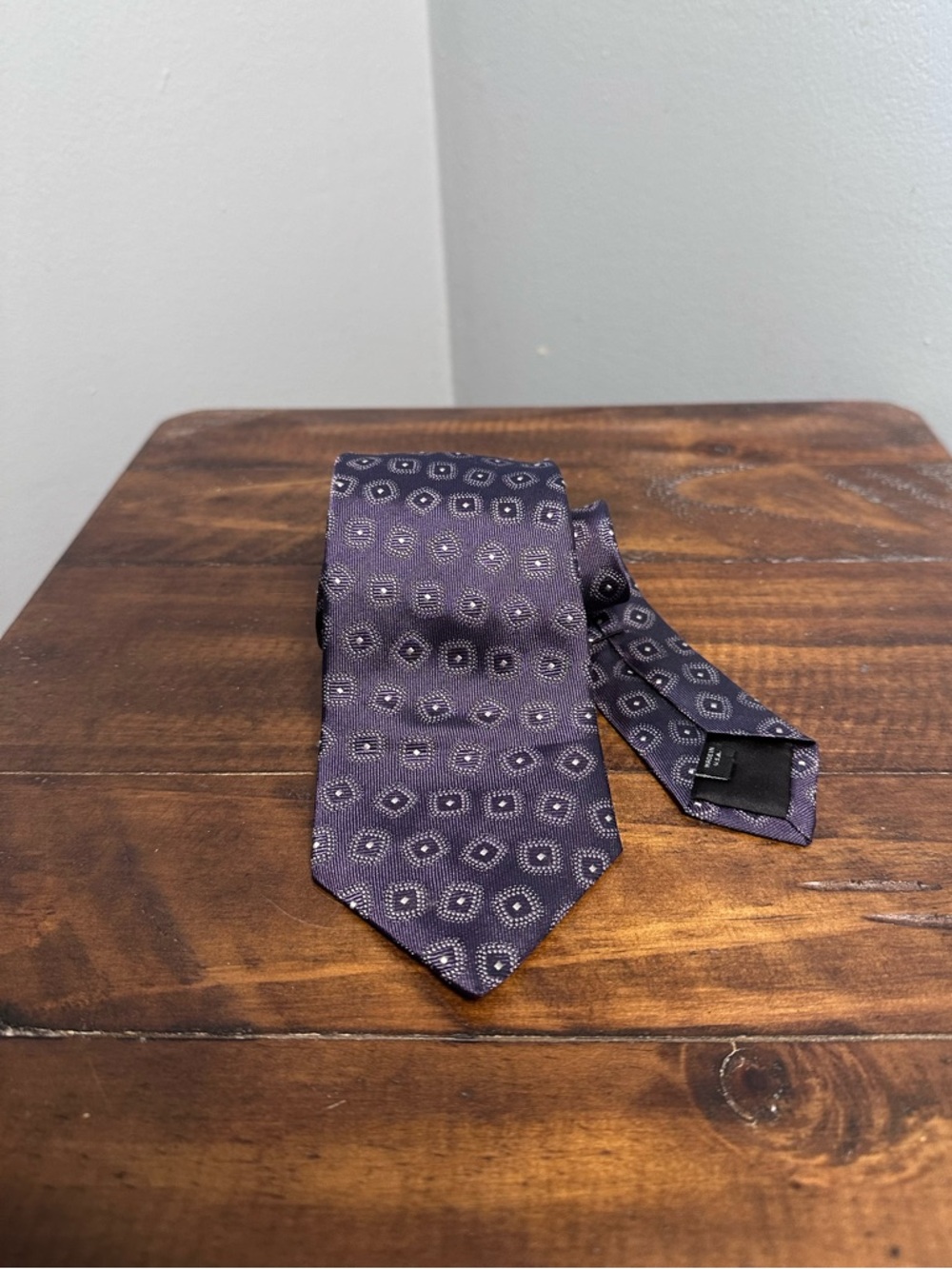 John Varvatos USA 100% Silk Purple Geometric Print Tie – Made in USA 59” X 2.75
